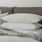 Cotton-Pillows-vs-Polyester-Pillows-A-Comprehensive-Guide-to-Optimal-Sleep-Comfort